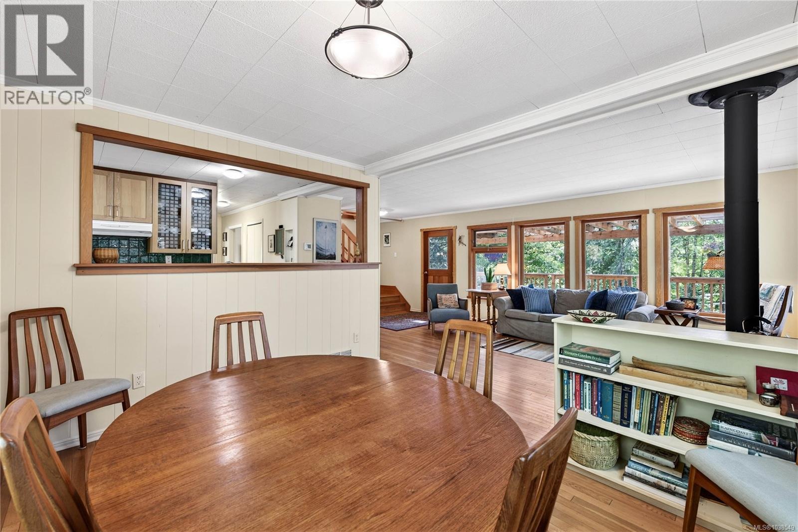 654 Vesuvius Bay Rd - 30