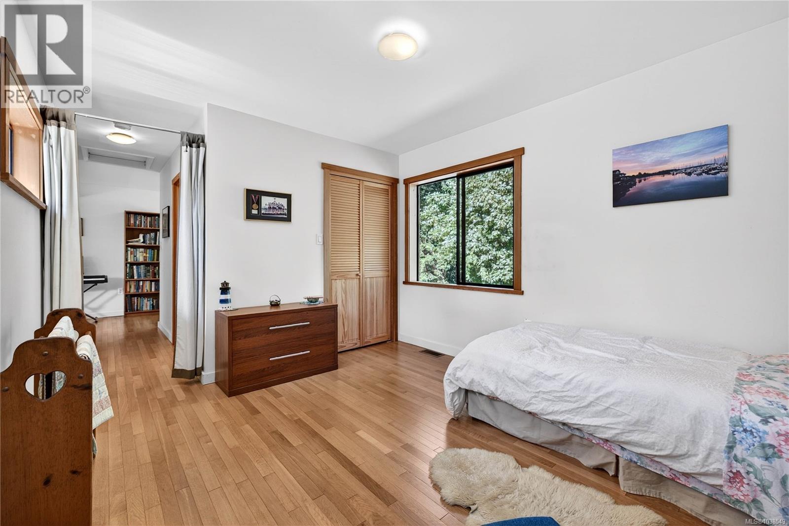 654 Vesuvius Bay Rd - 32