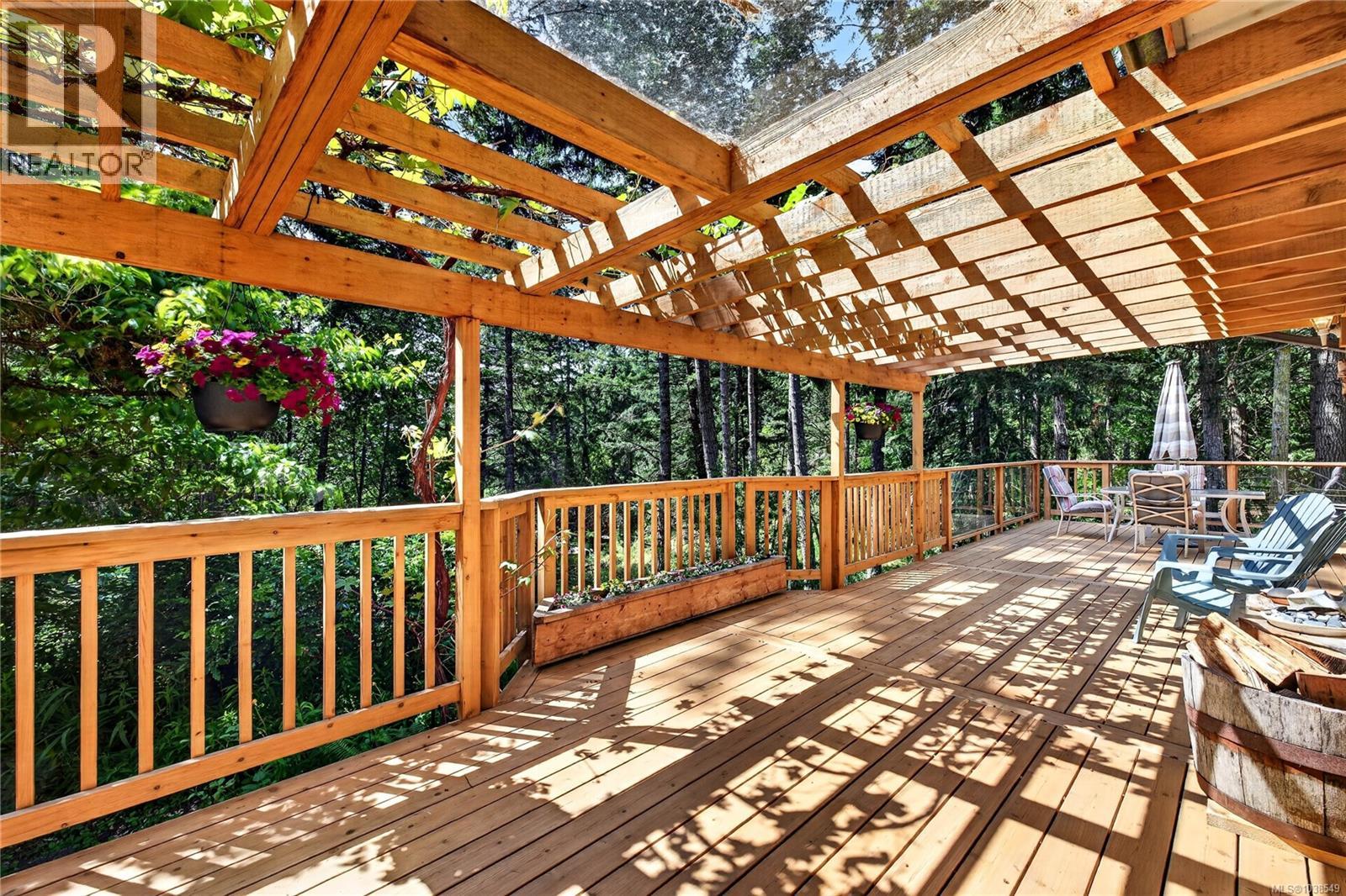 654 Vesuvius Bay Rd - 36