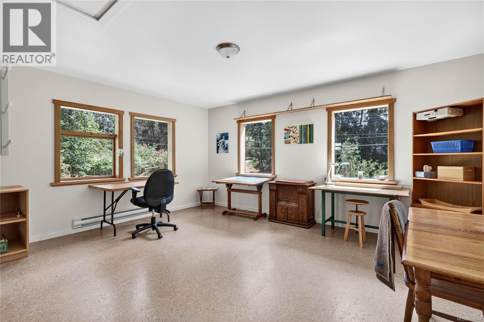 654 Vesuvius Bay Rd - 40
