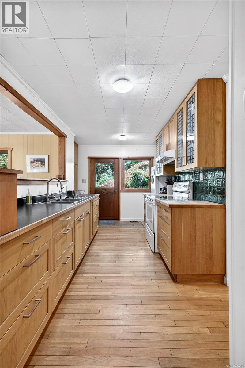 654 Vesuvius Bay Rd - 53