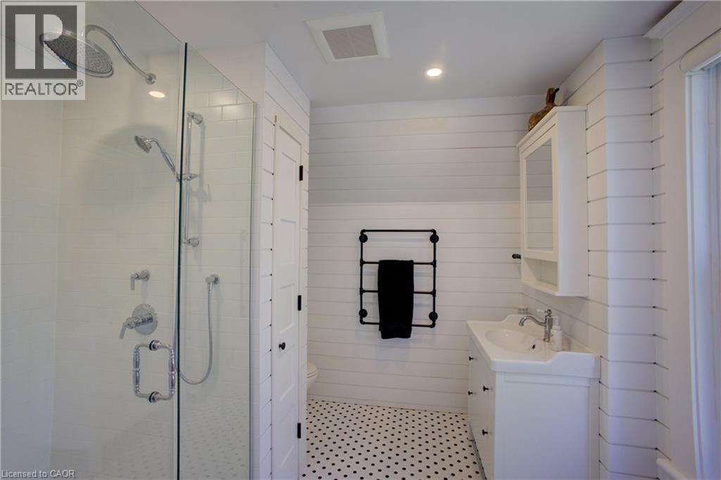 392114 GREY RD 109 - 31