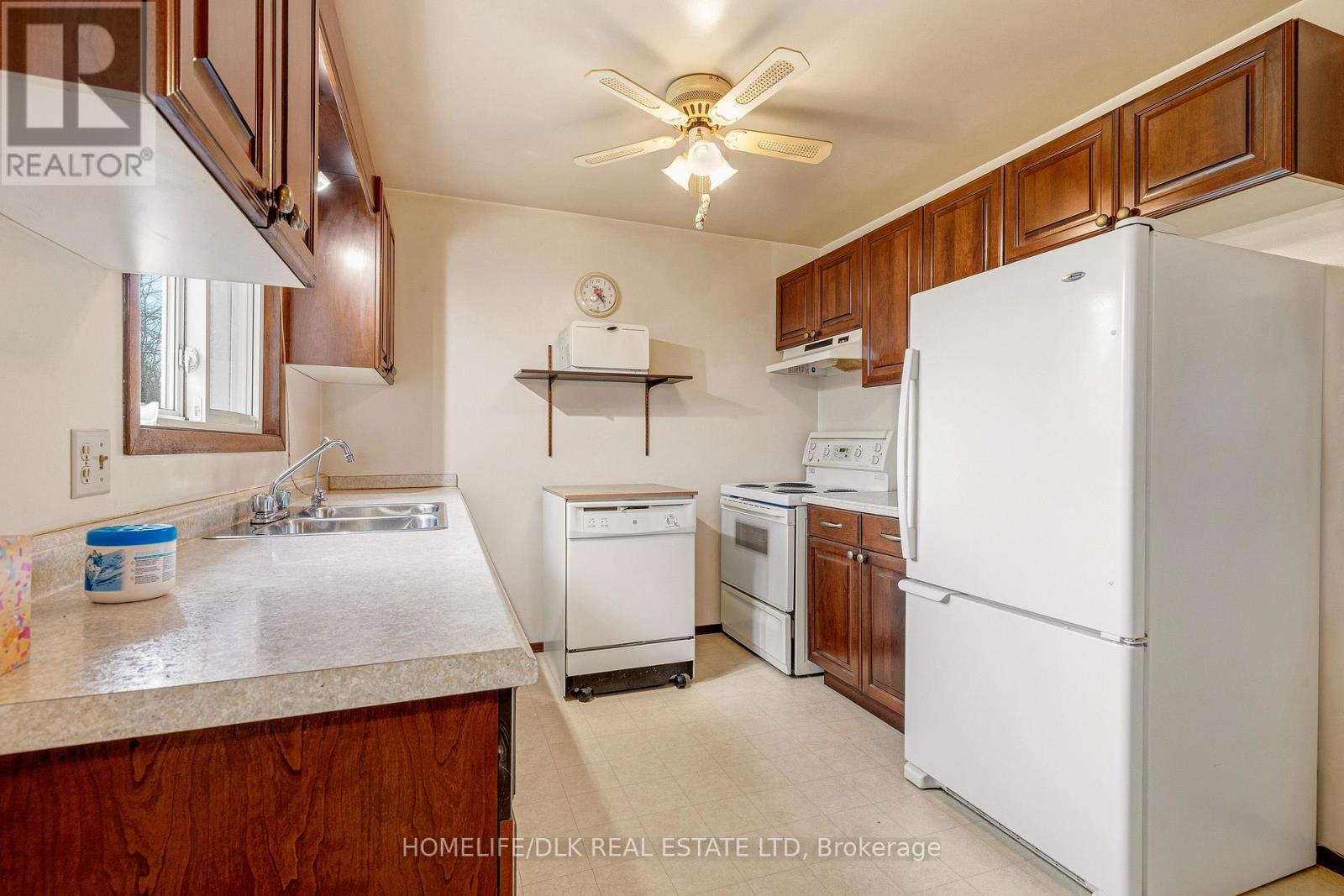 24 CEDAR STREET - 14