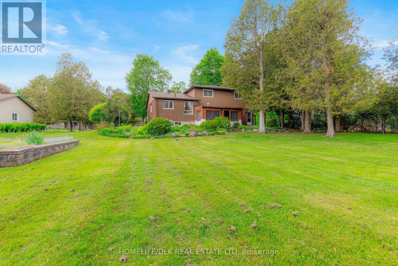 24 CEDAR STREET - 32