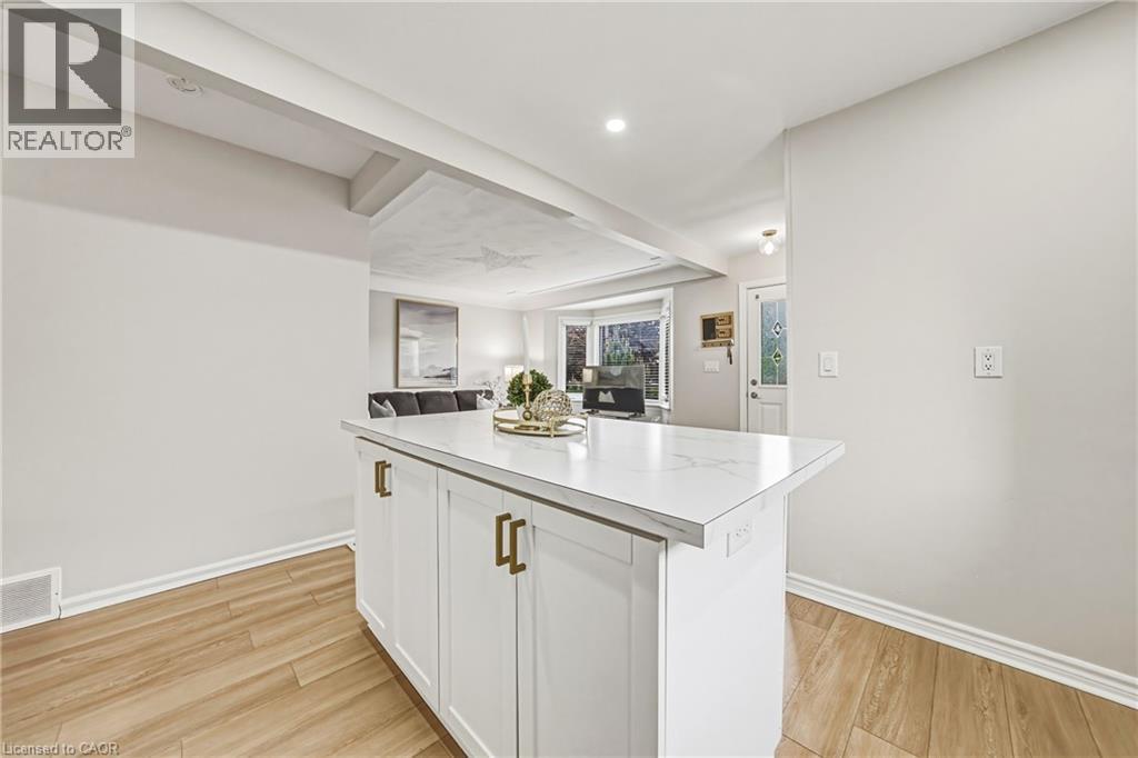 280 MONTROSE Avenue - 9