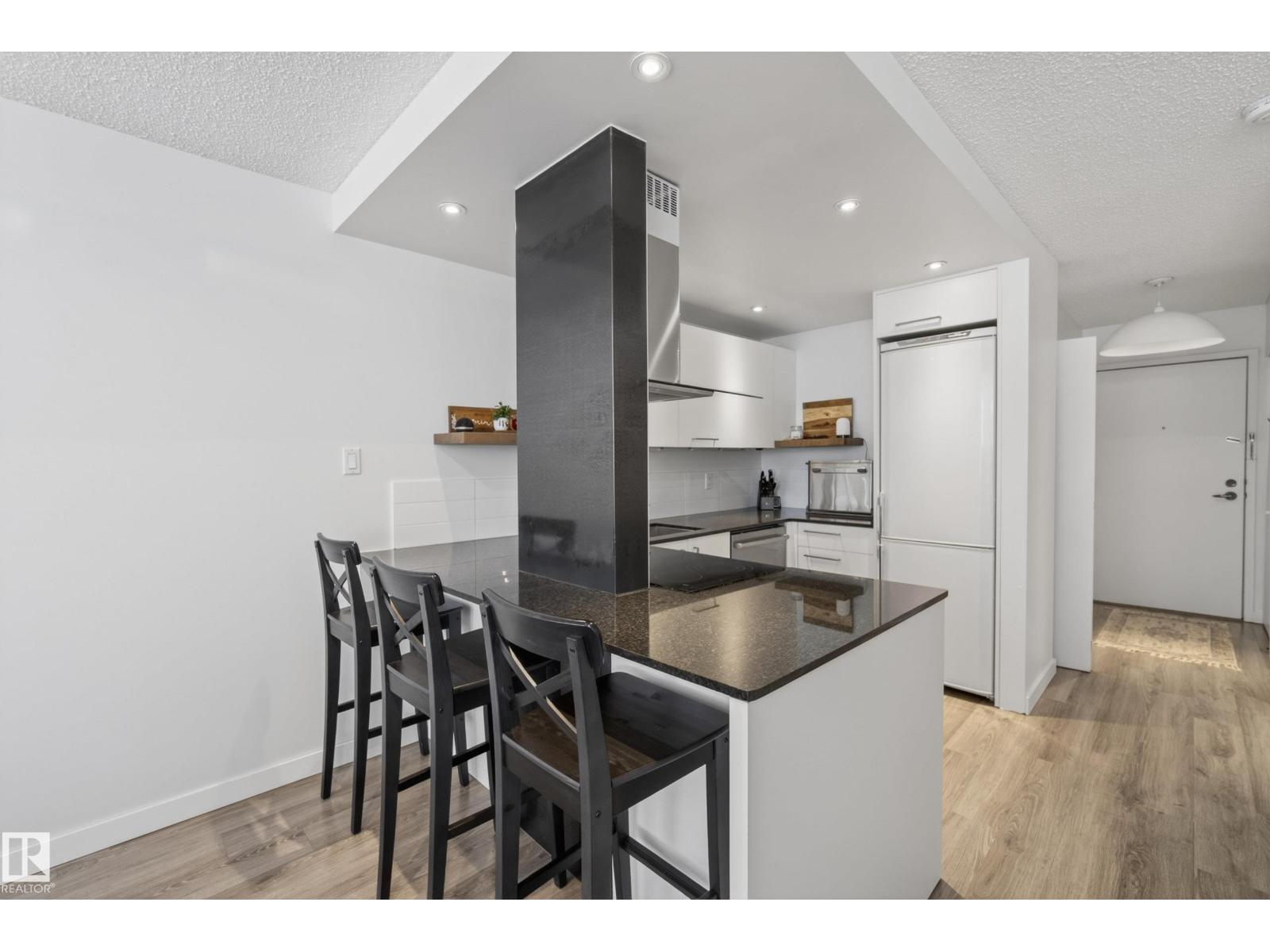 #302 10148 118 ST NW - 11