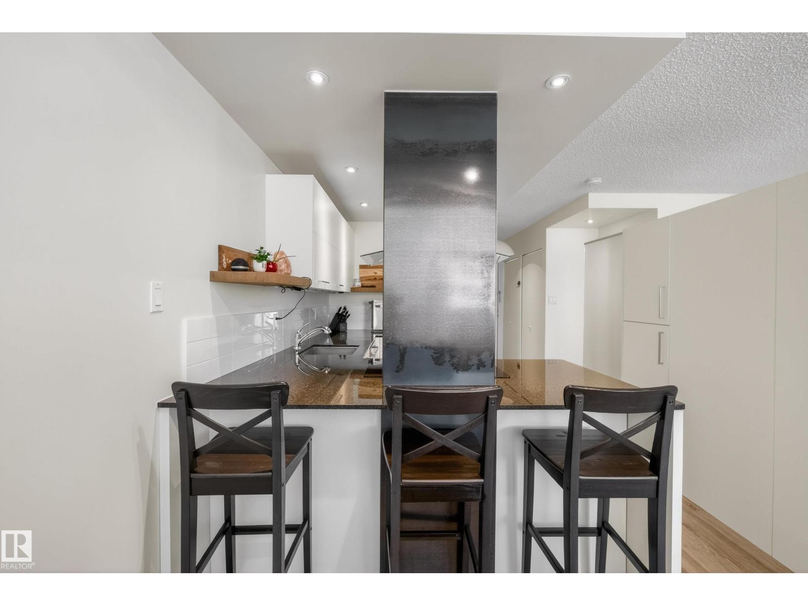 #302 10148 118 ST NW - 12