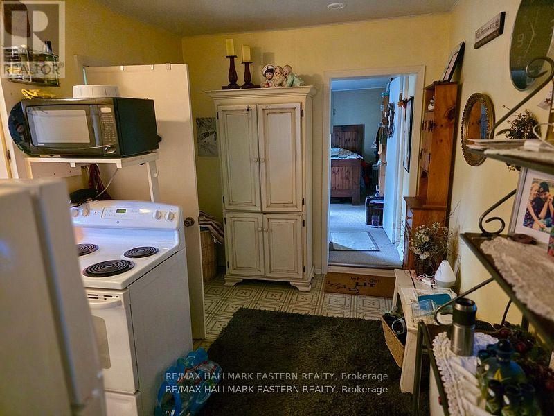 822 ST. MARY'S STREET - 12