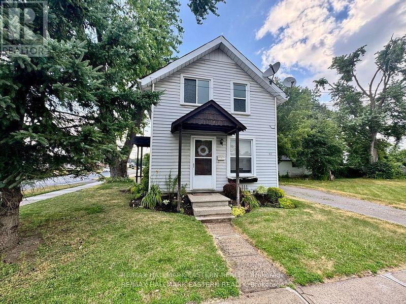 822 ST. MARY'S STREET - 1
