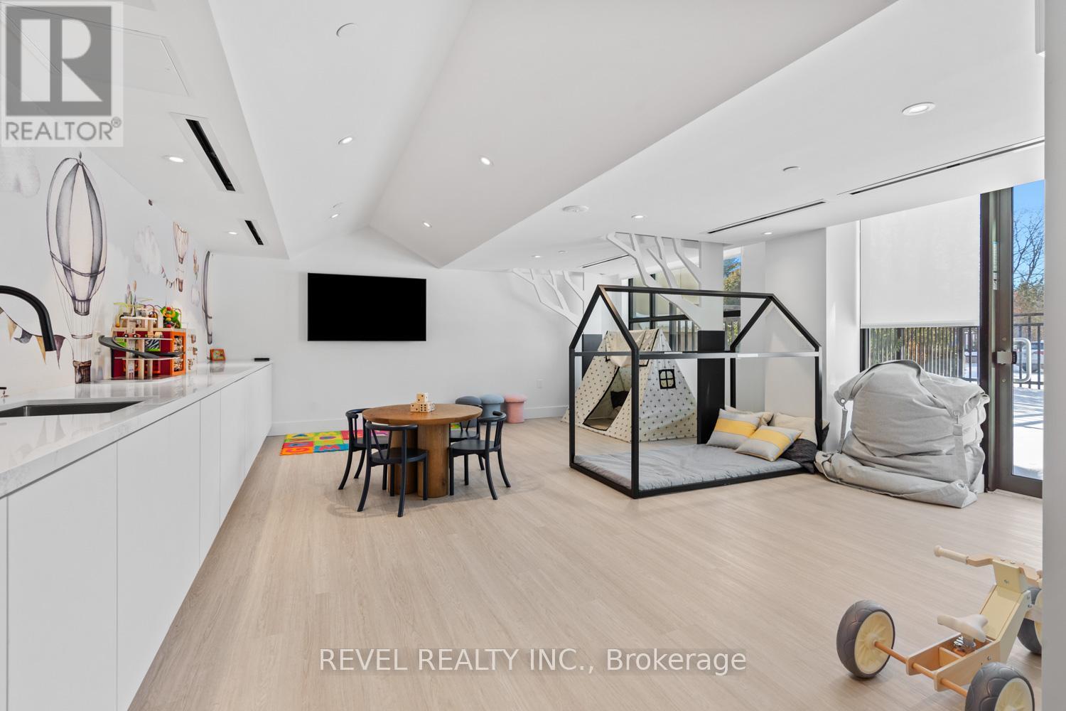 #123 2075 KING RD ROAD - 28