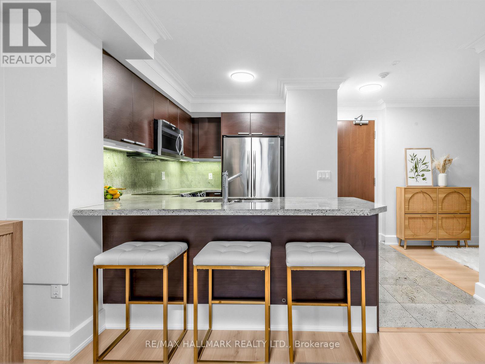 #215 650 SHEPPARD AVENUE E - 11