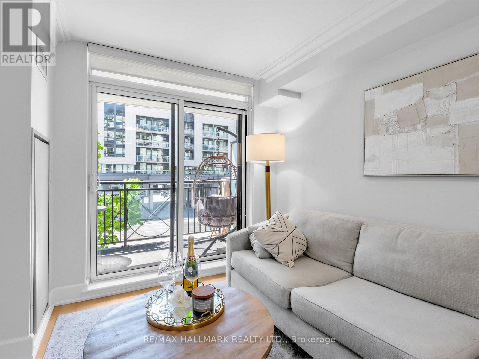 #215 650 SHEPPARD AVENUE E - 15