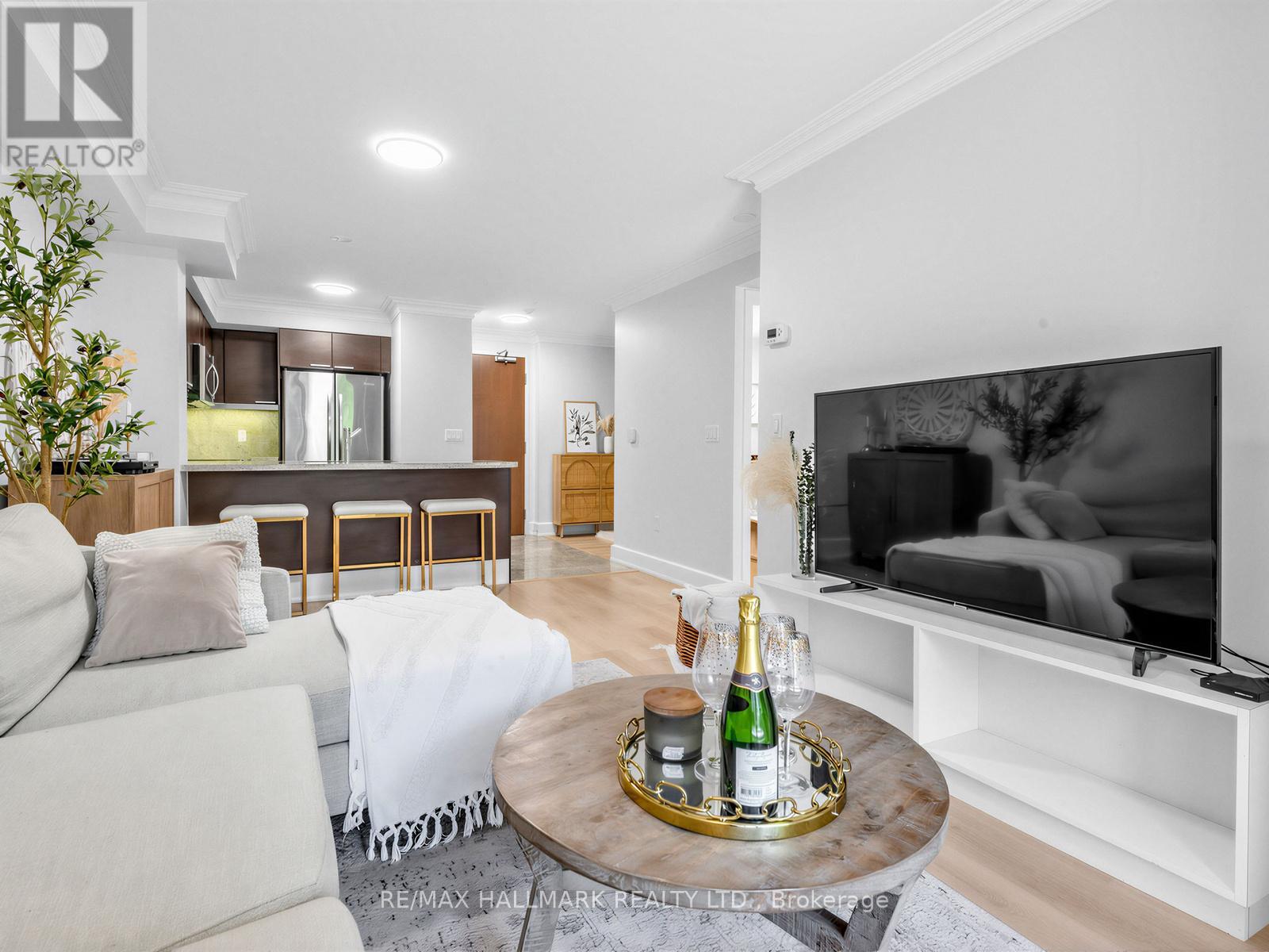 #215 650 SHEPPARD AVENUE E - 17