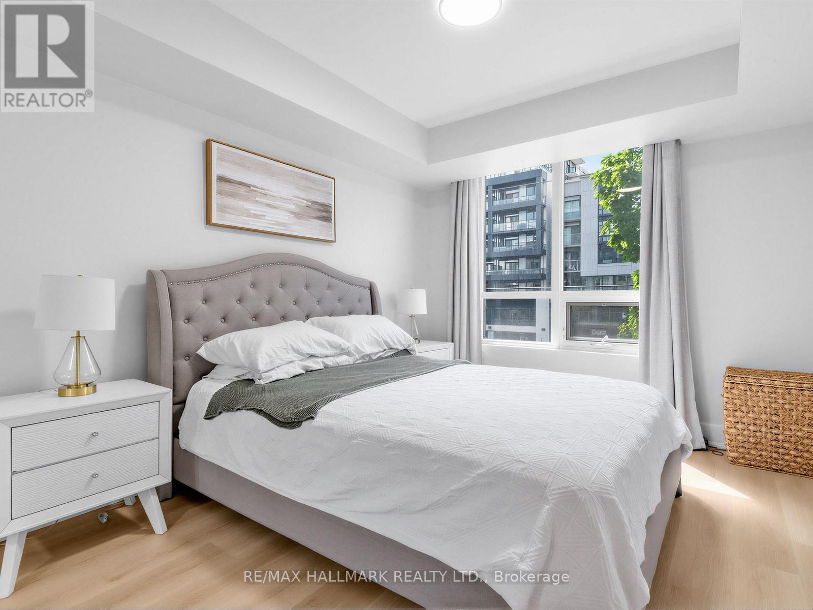 #215 650 SHEPPARD AVENUE E - 18
