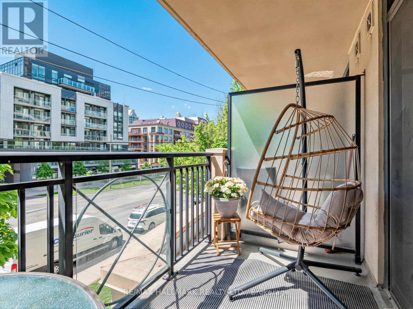 #215 650 SHEPPARD AVENUE E - 23