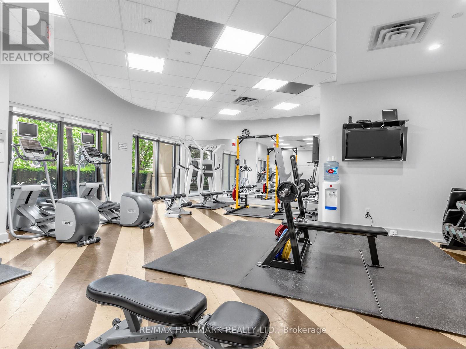 #215 650 SHEPPARD AVENUE E - 25