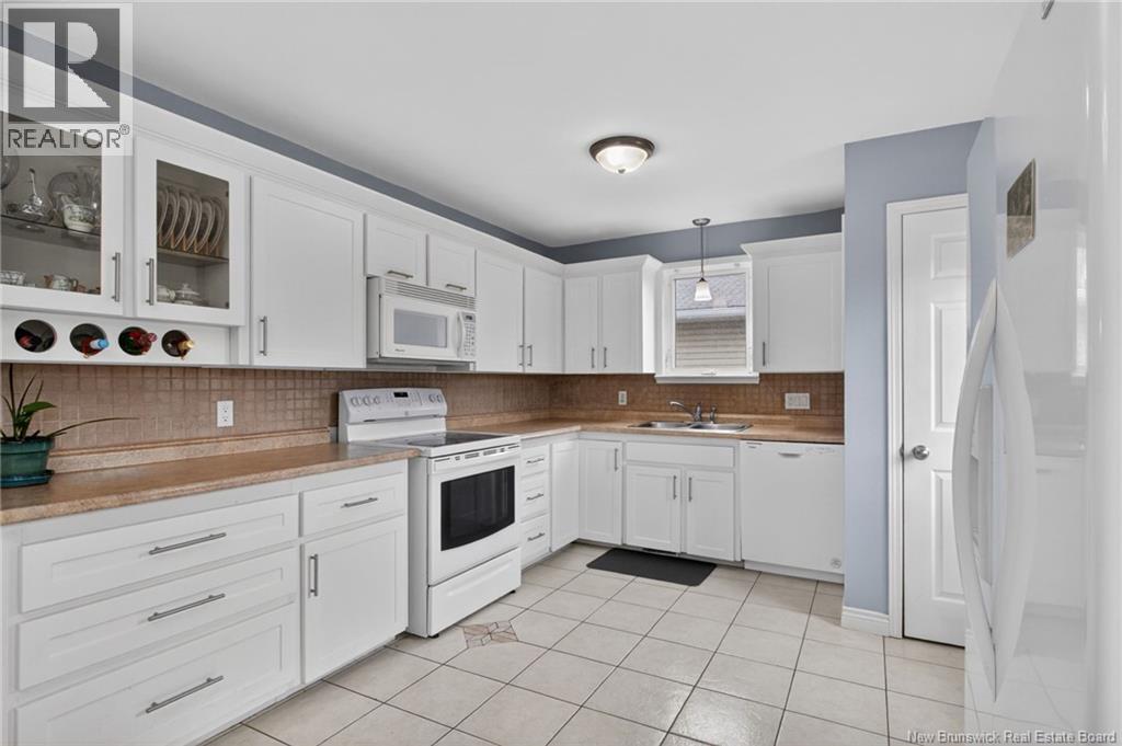 78 Henderson Avenue - Image 3
