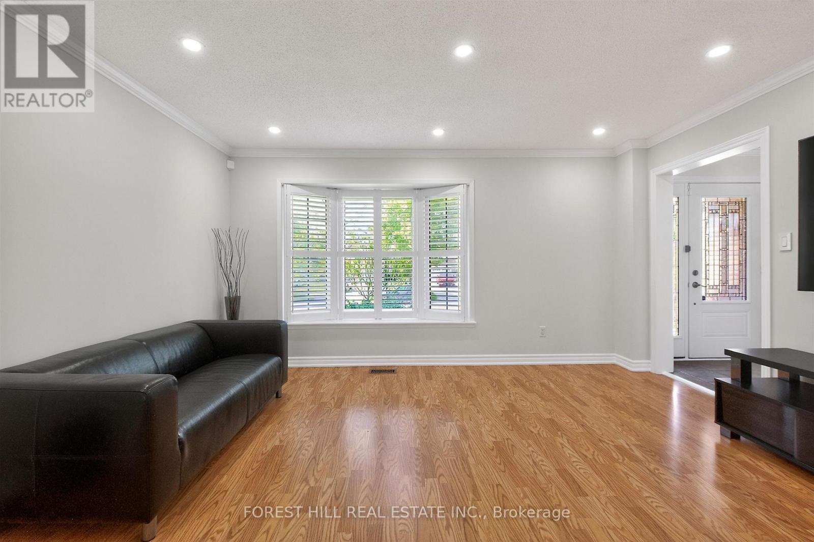 51 WINSTON CRESCENT - 10