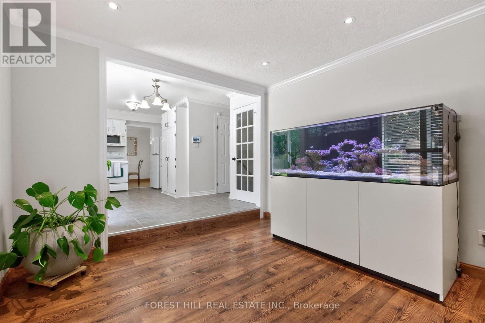 51 WINSTON CRESCENT - 20