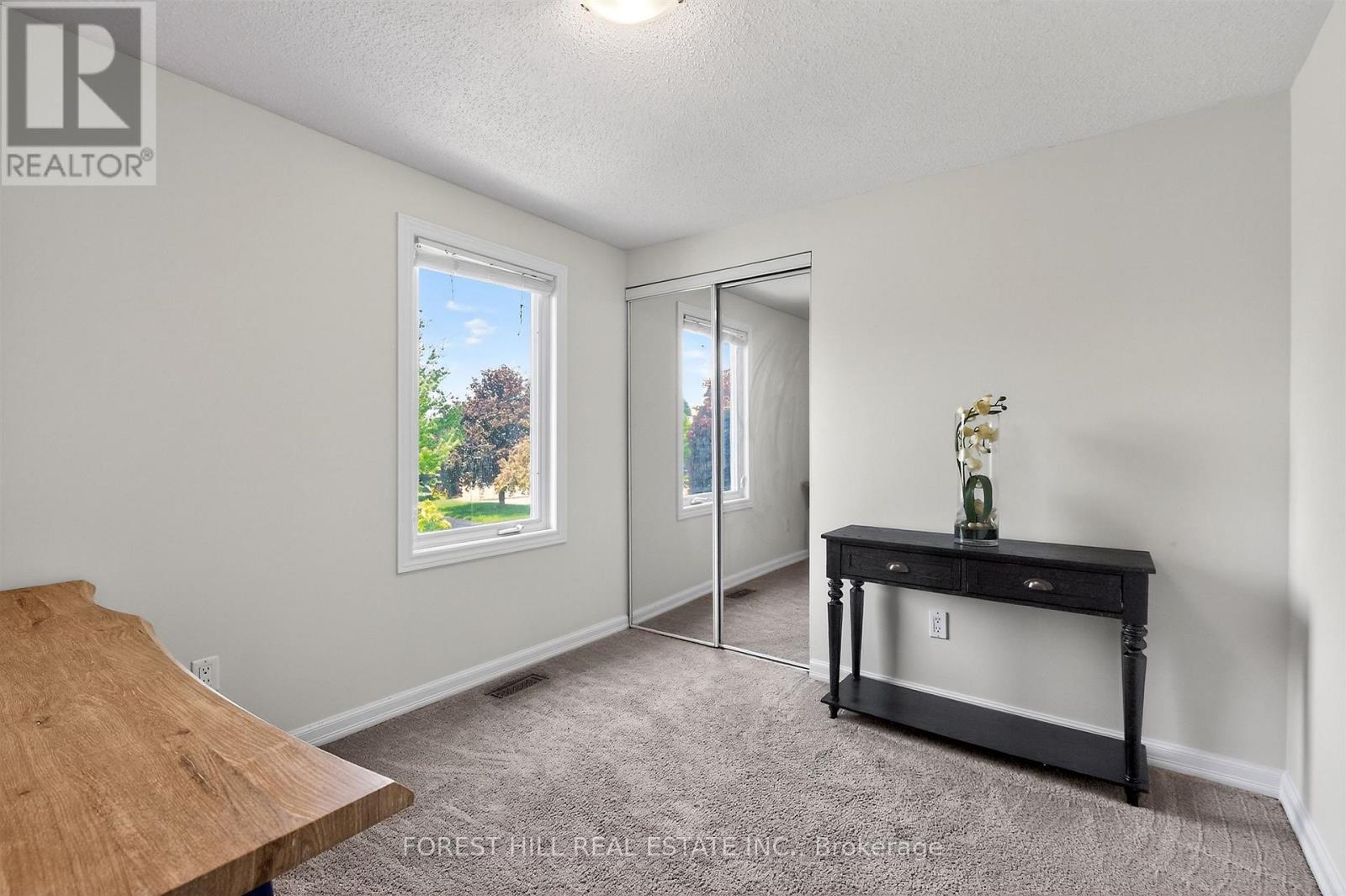 51 WINSTON CRESCENT - 25