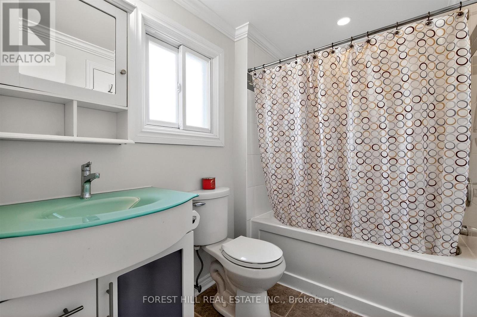 51 WINSTON CRESCENT - 26