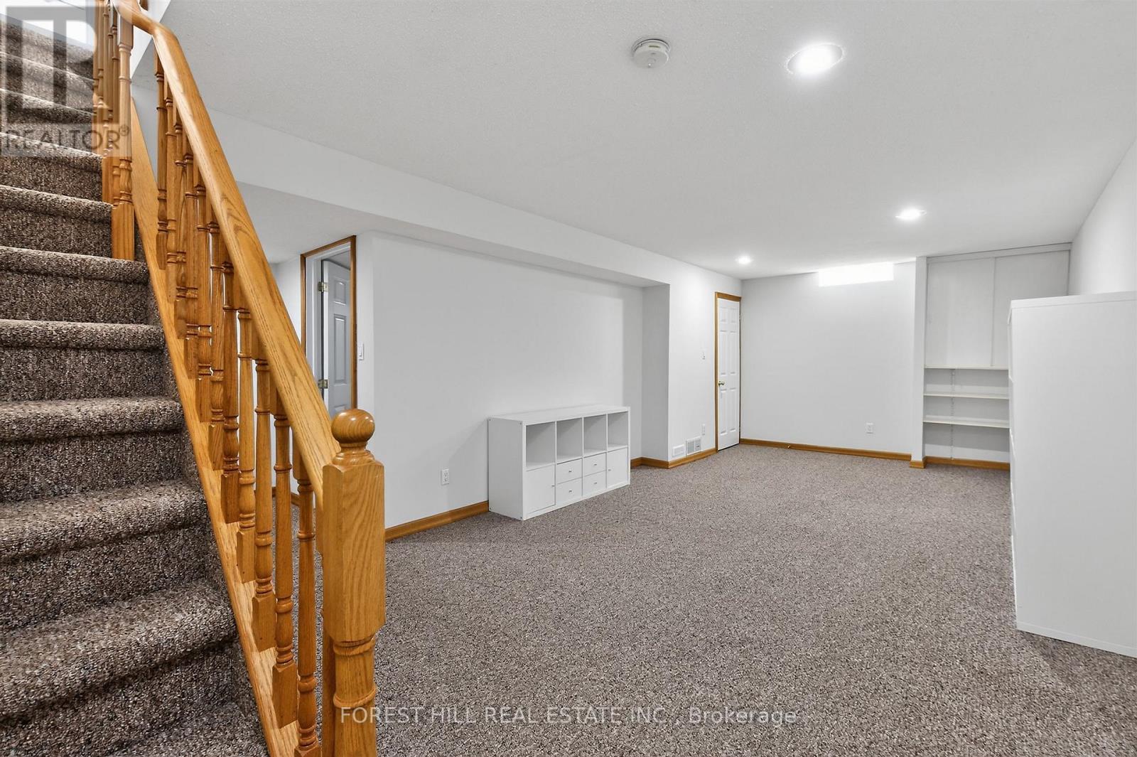 51 WINSTON CRESCENT - 27