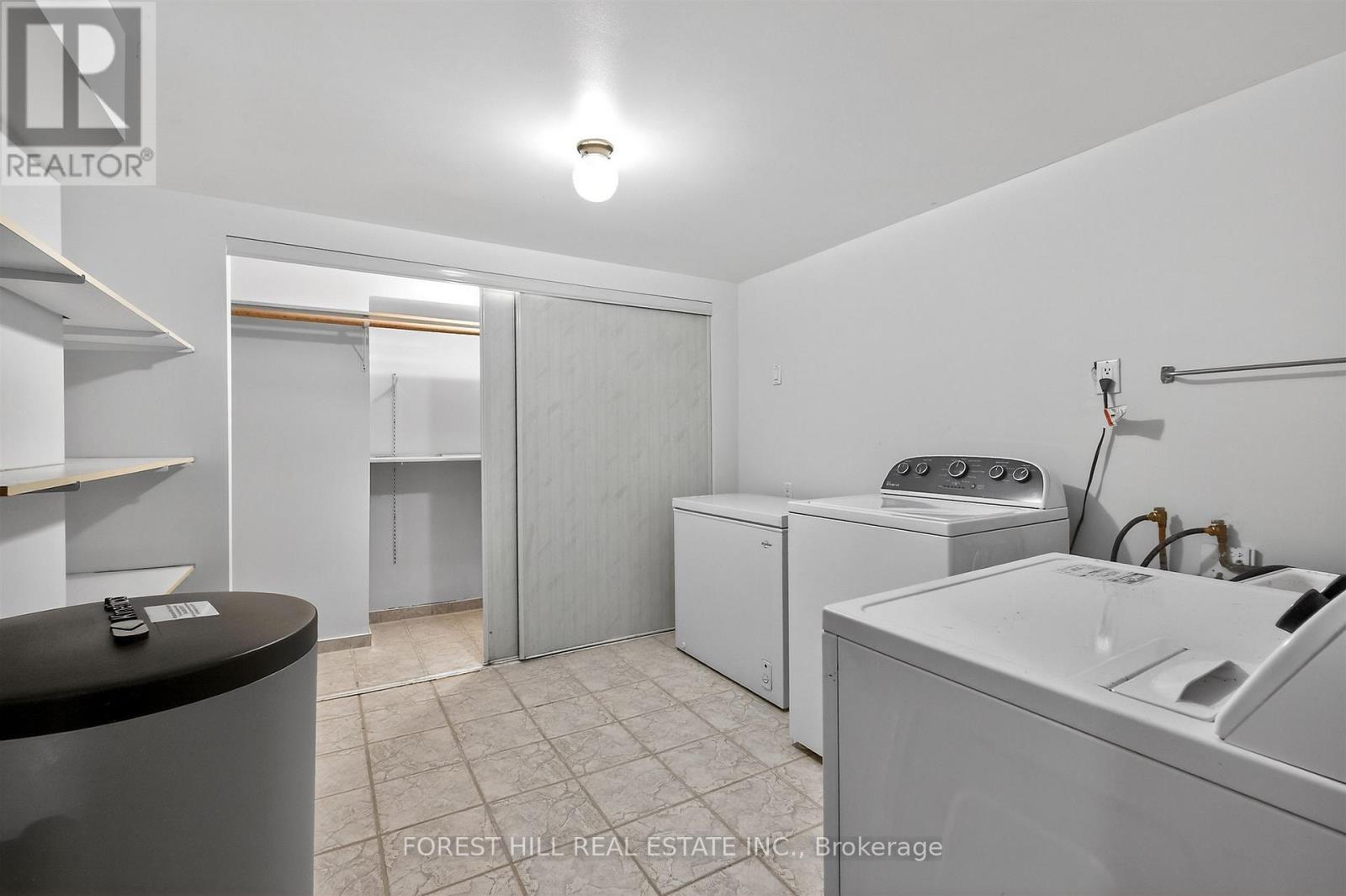 51 WINSTON CRESCENT - 29