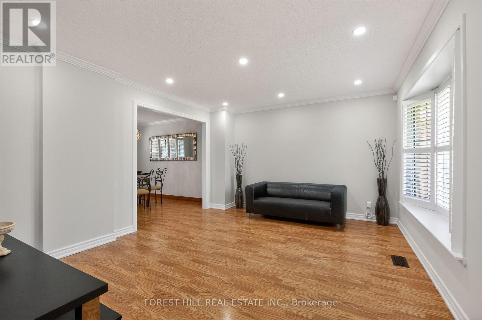 51 WINSTON CRESCENT - 8