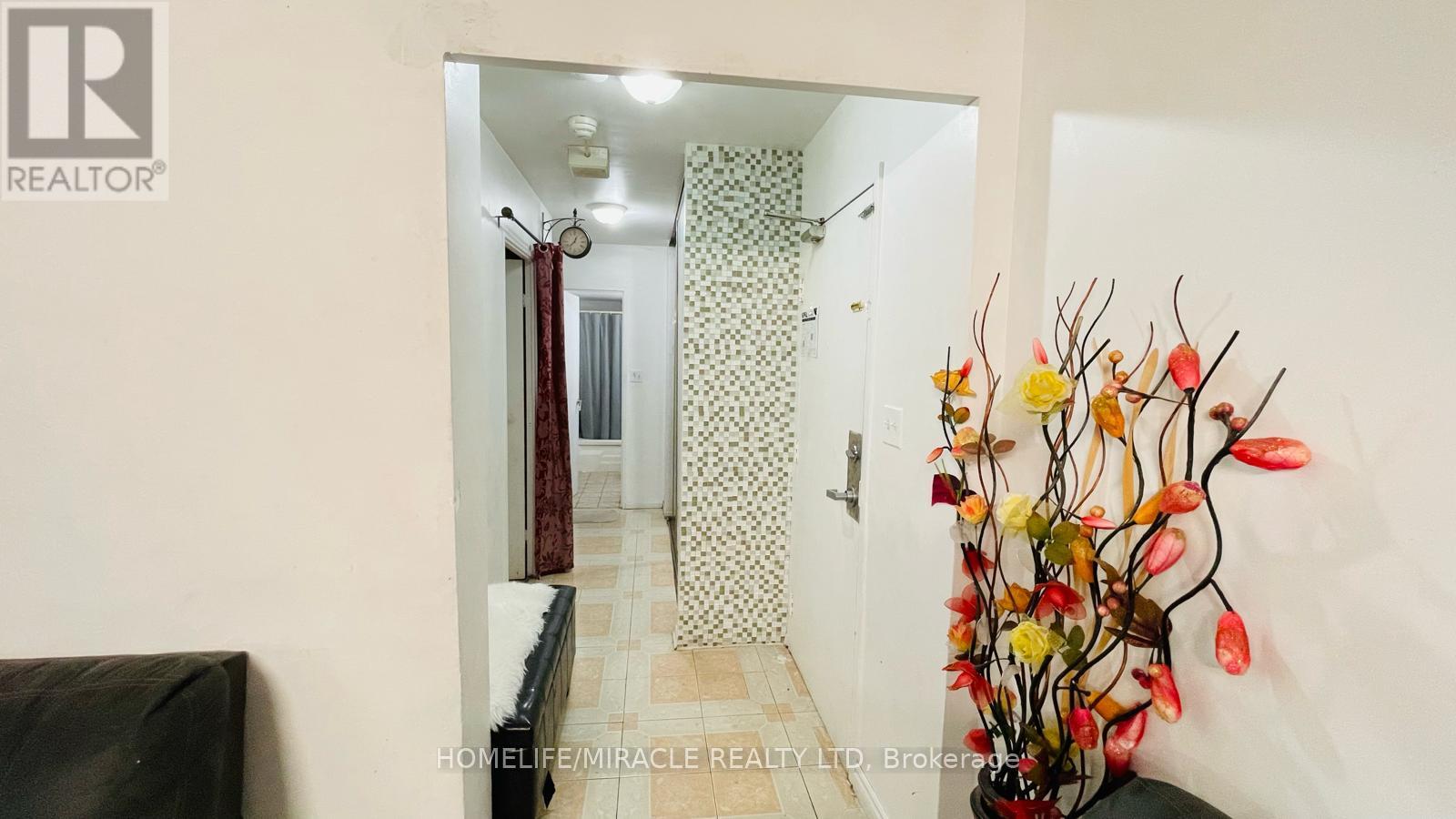 #1108 5 MASSEY SQUARE - 11