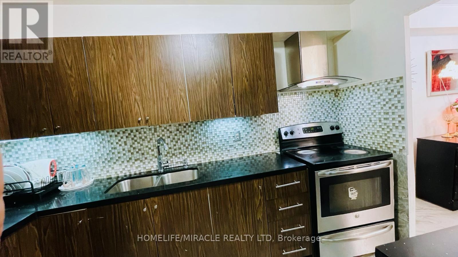 #1108 5 MASSEY SQUARE - 12