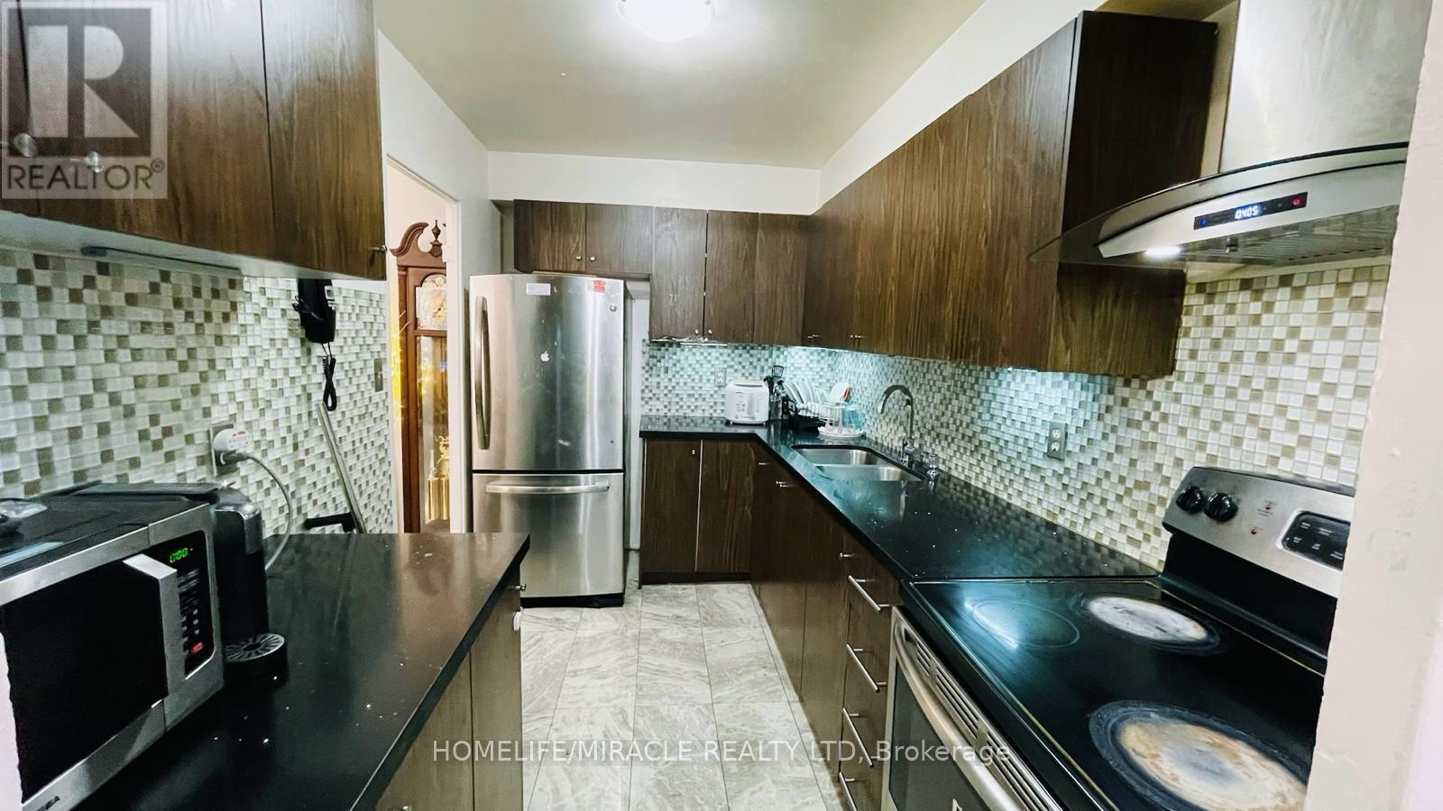 #1108 5 MASSEY SQUARE - 14