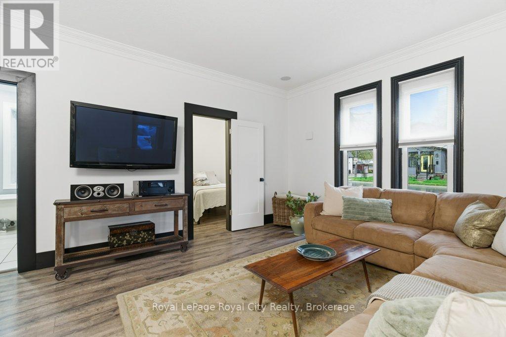 554 WOOLWICH STREET - 9