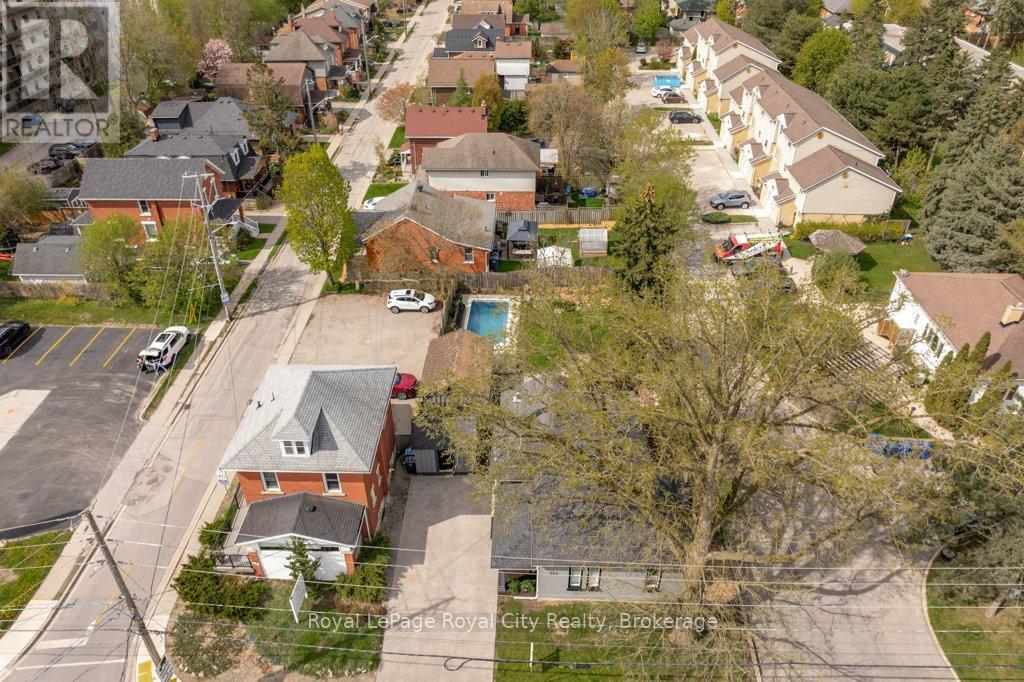 554 WOOLWICH STREET - 40