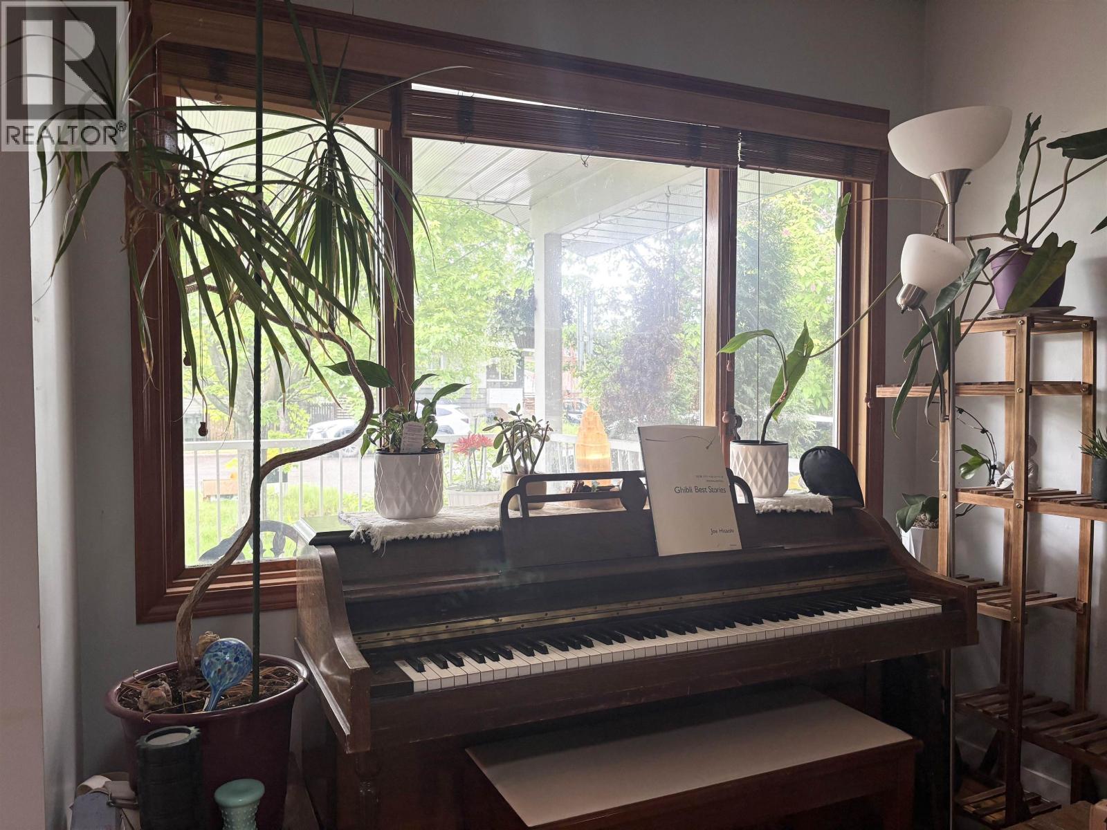 Photo 11 of 25 — 1505 HEMLOCK STREET · Prince George, BC