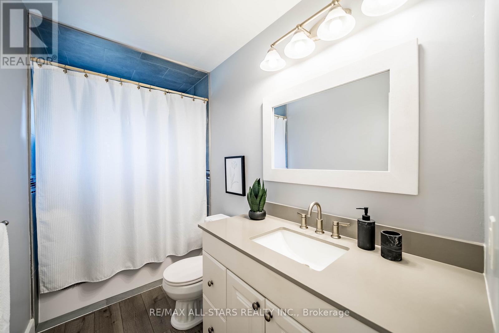 77 DORMAN DRIVE - 22