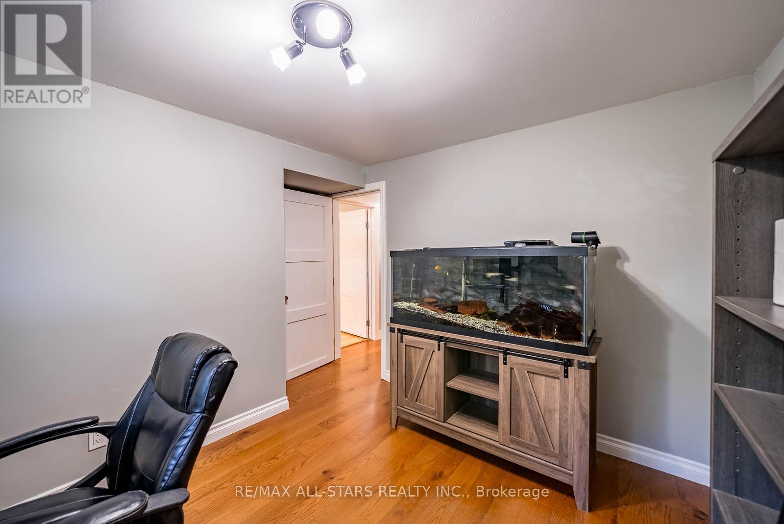 77 DORMAN DRIVE - 37