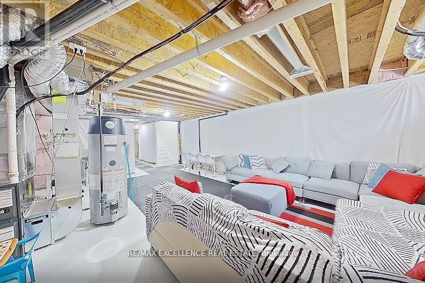67 DRIZZEL CRESCENT - 36
