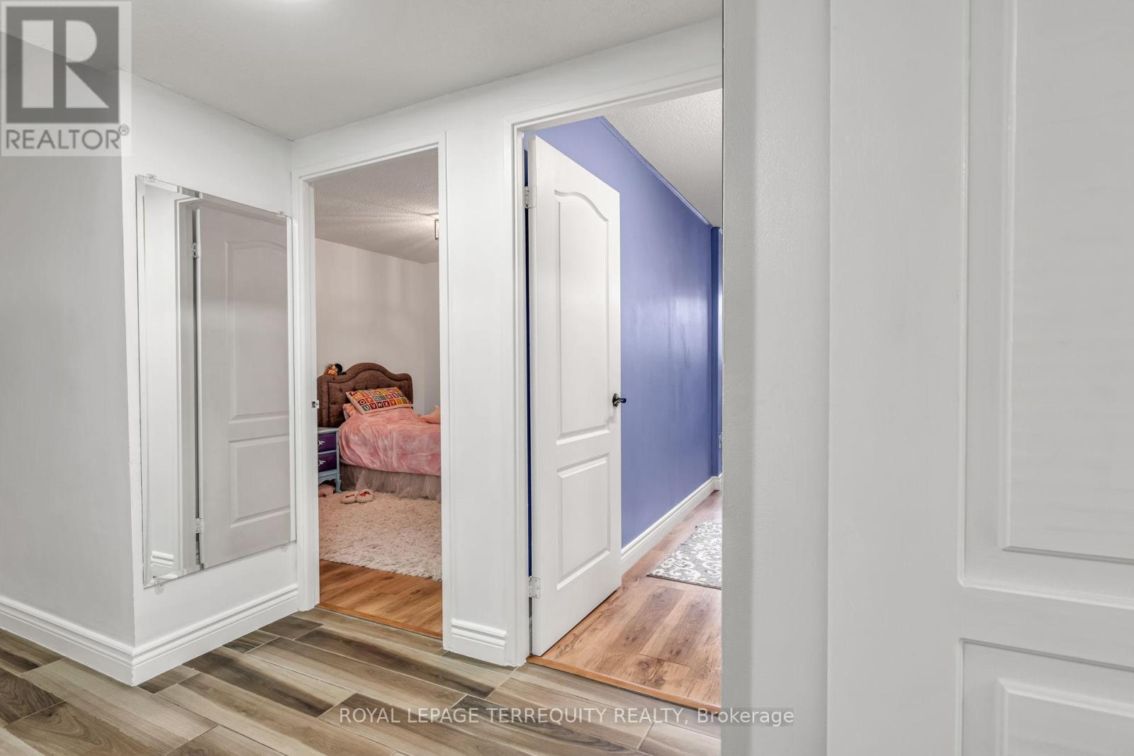 #410 812 BURNHAMTHORPE ROAD - 22