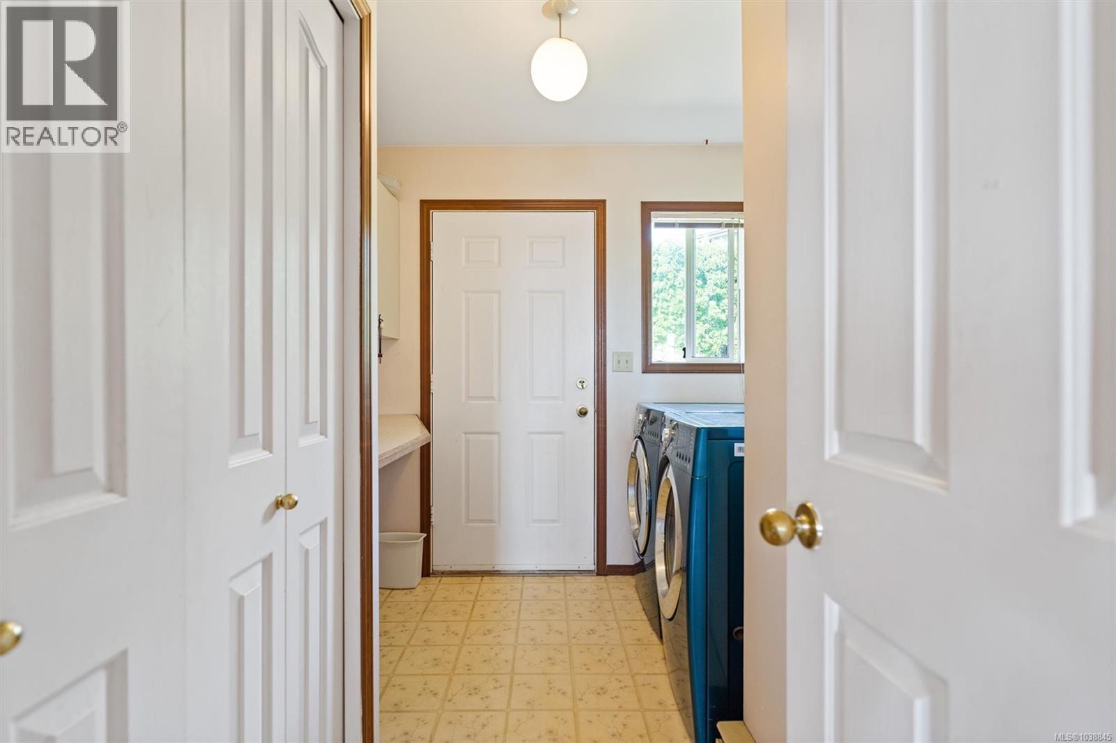 6538 Bella Vista Dr - 23