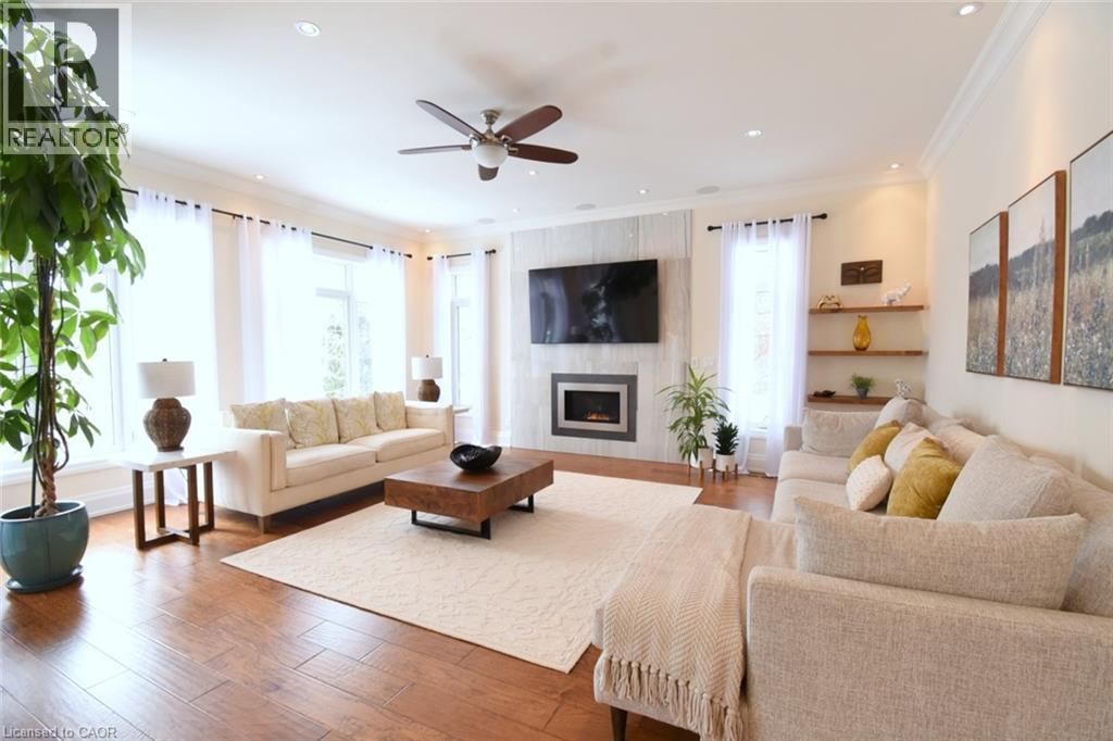 211 TOLLGATE Drive - 11