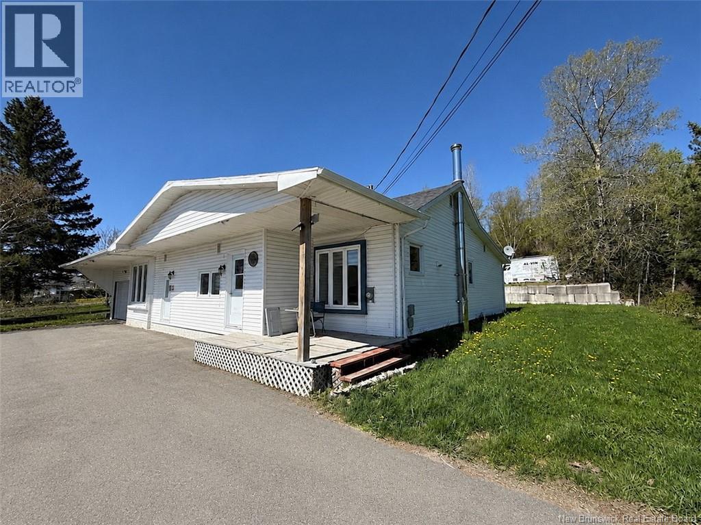 1043 Victoria Street - 1