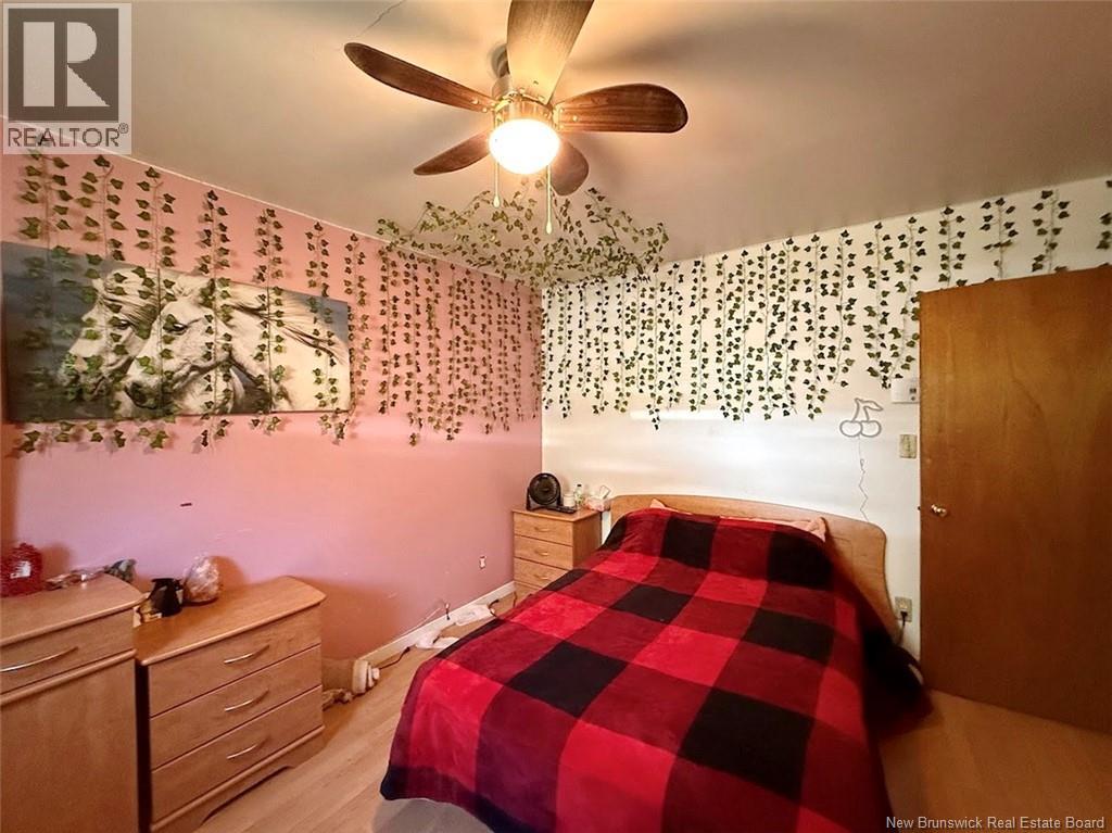 1043 Victoria Street - 9