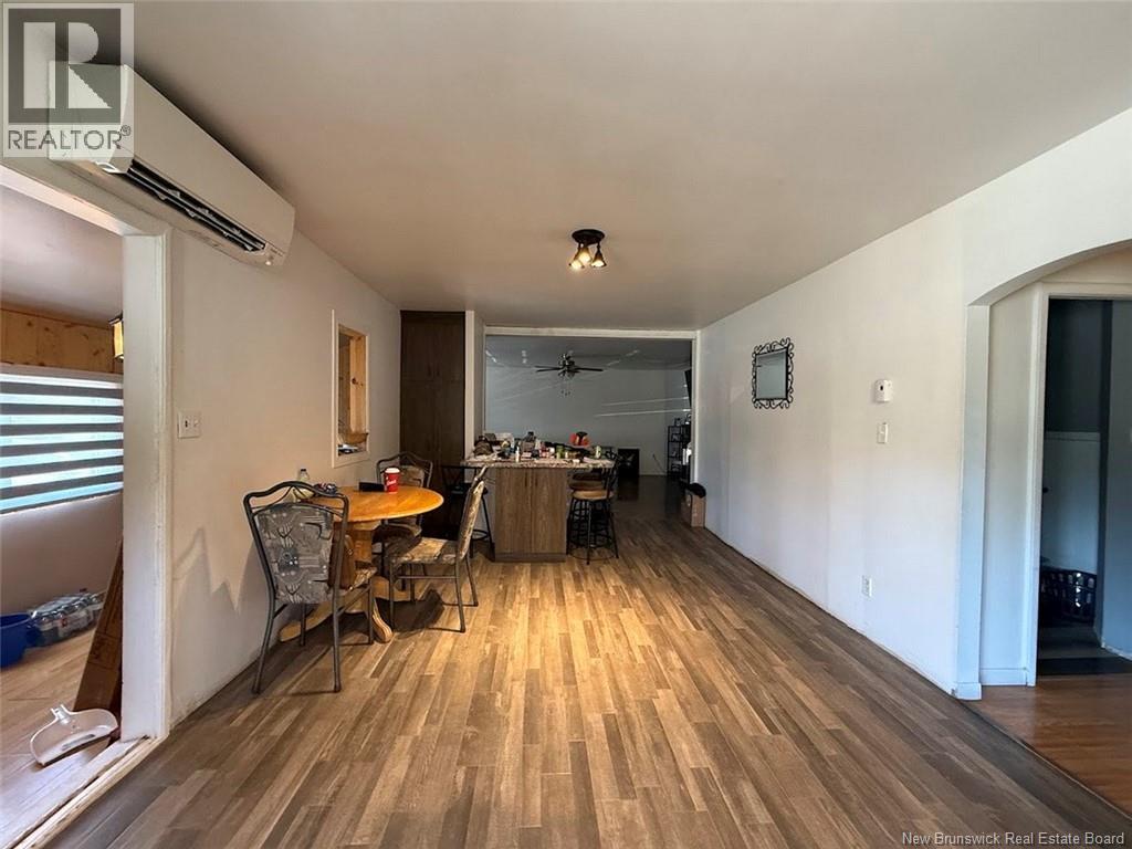 1043 Victoria Street - 4