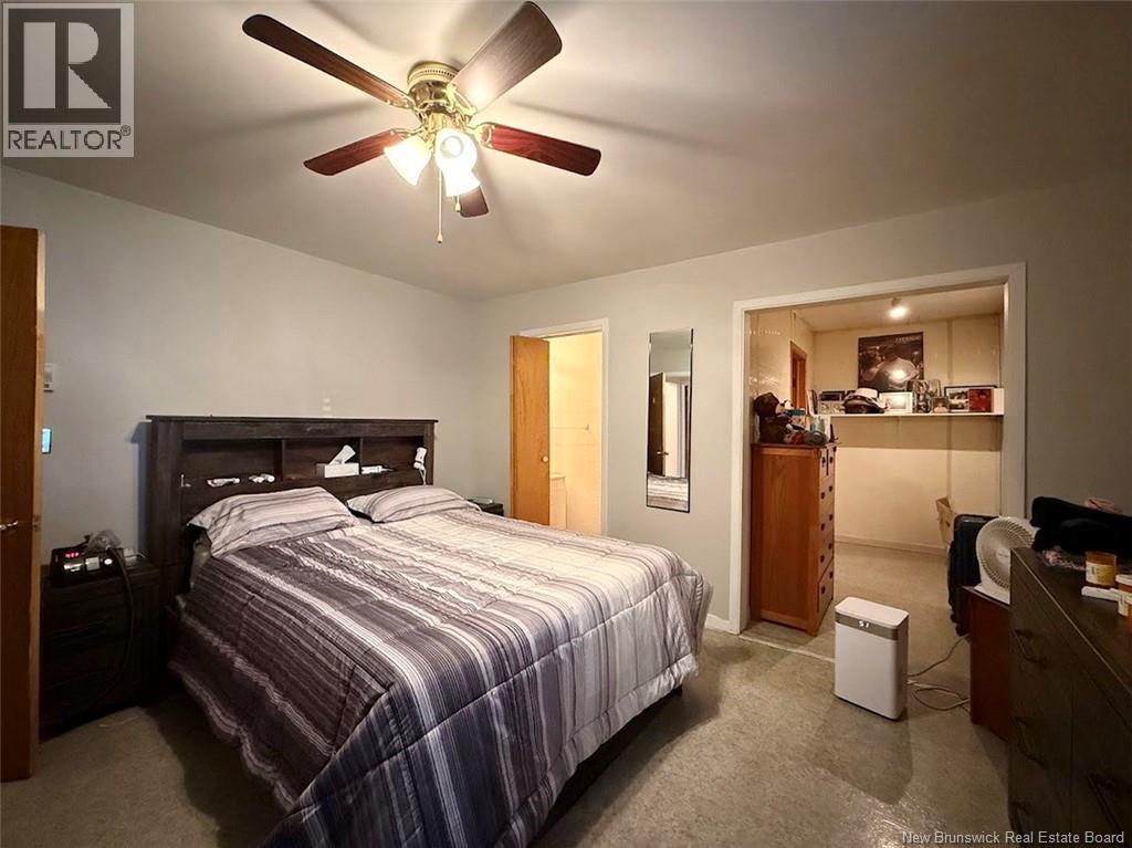 1043 Victoria Street - 8