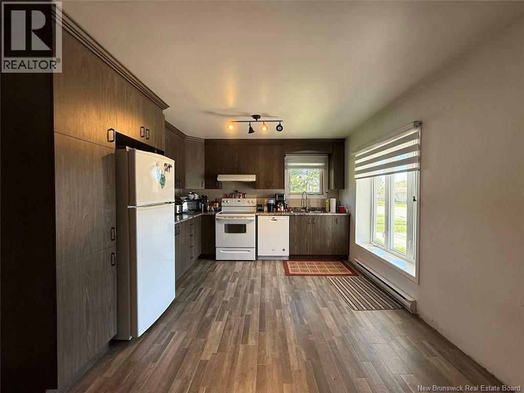 1043 Victoria Street - 3