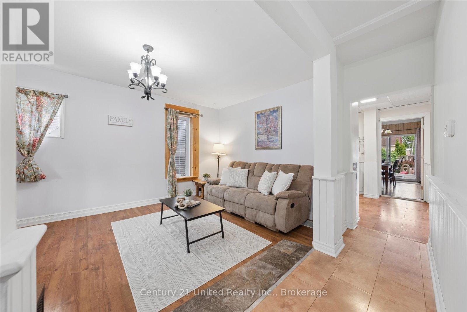 665 FRANK STREET - 13