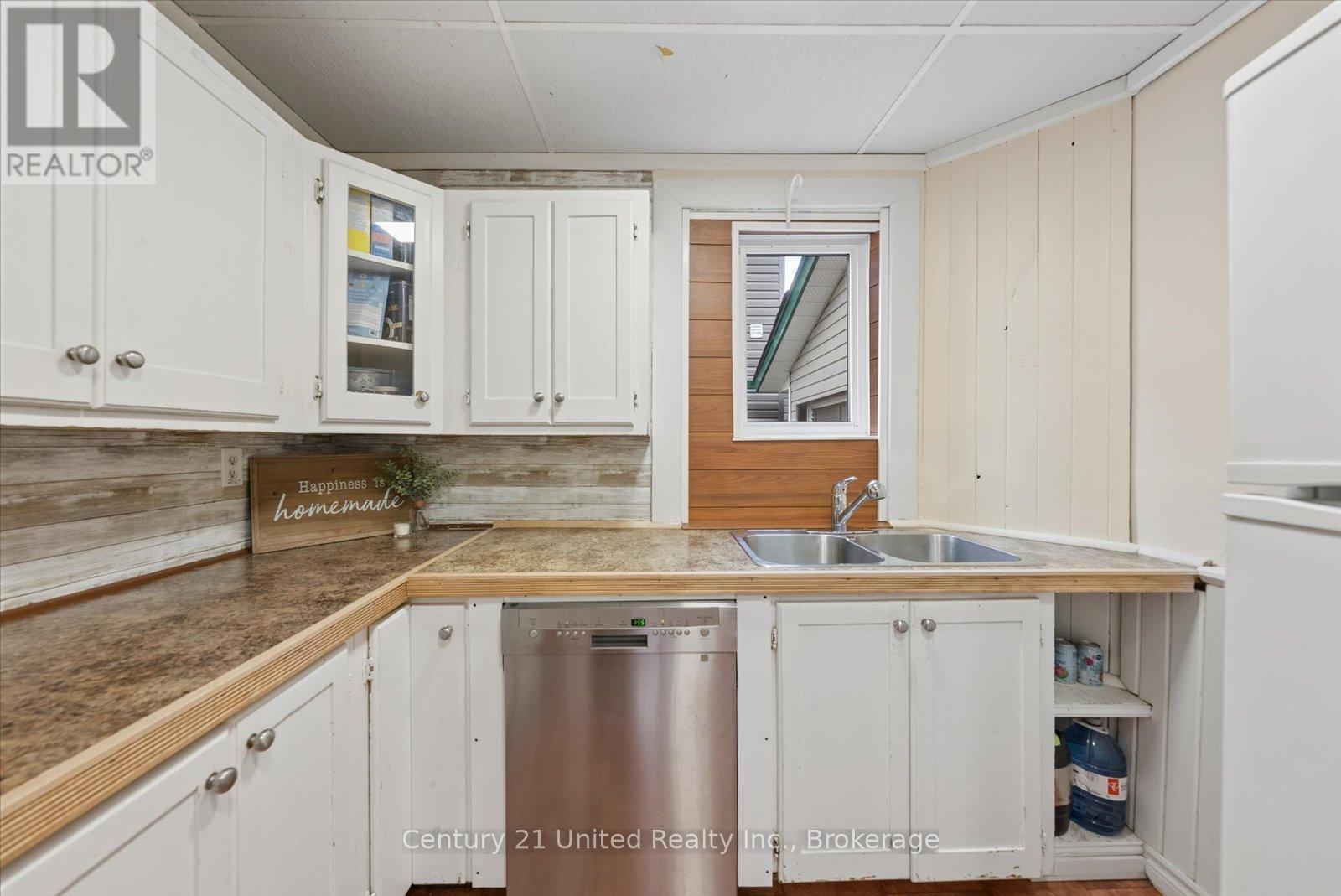 665 FRANK STREET - 16