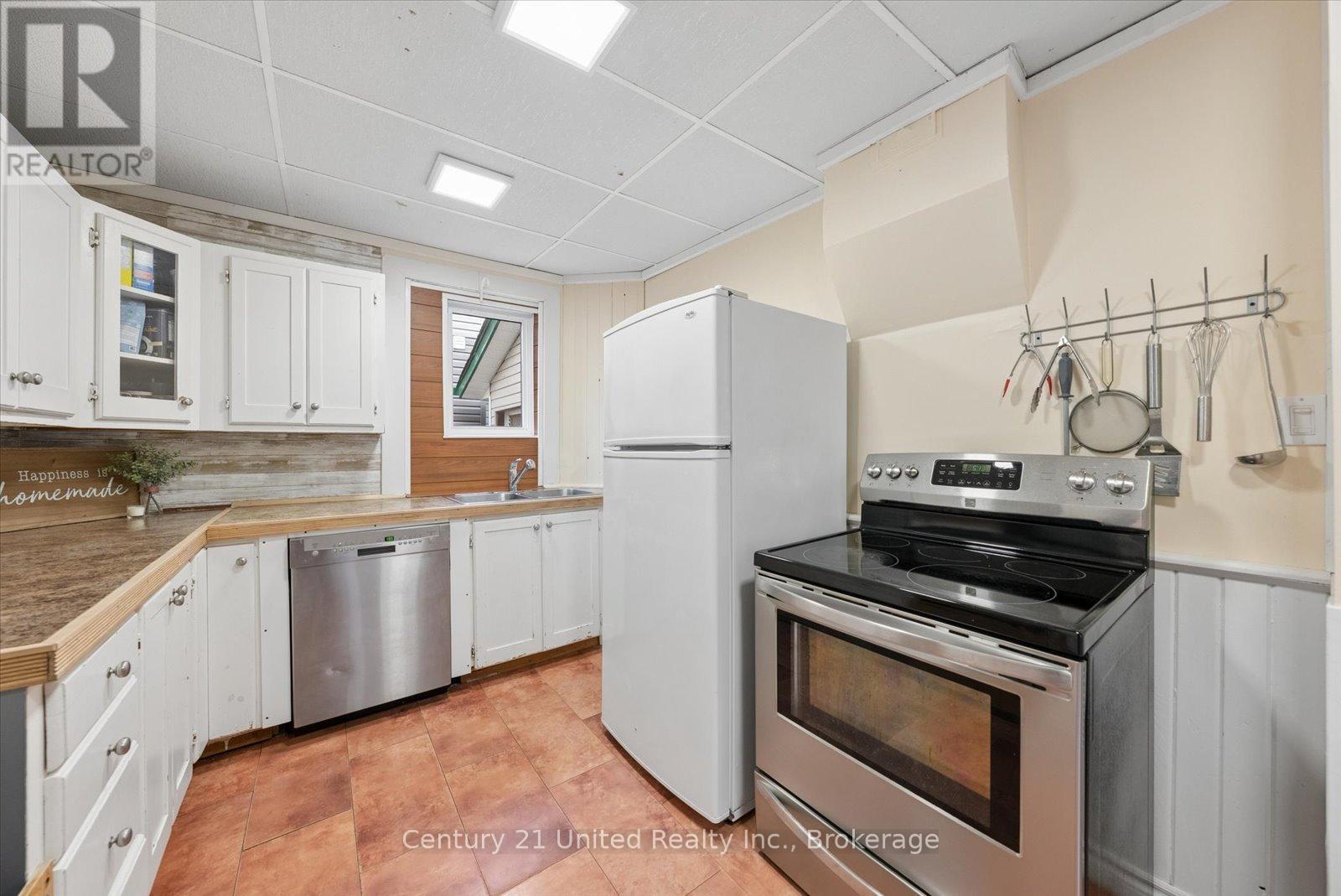 665 FRANK STREET - 17