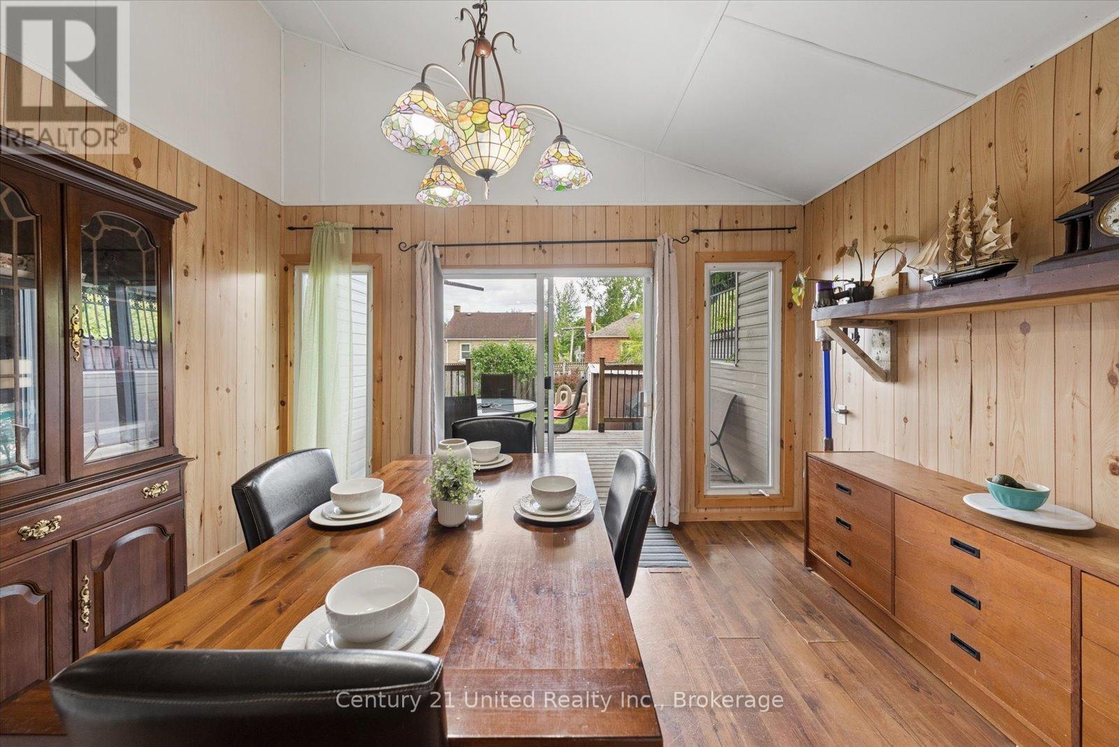665 FRANK STREET - 20