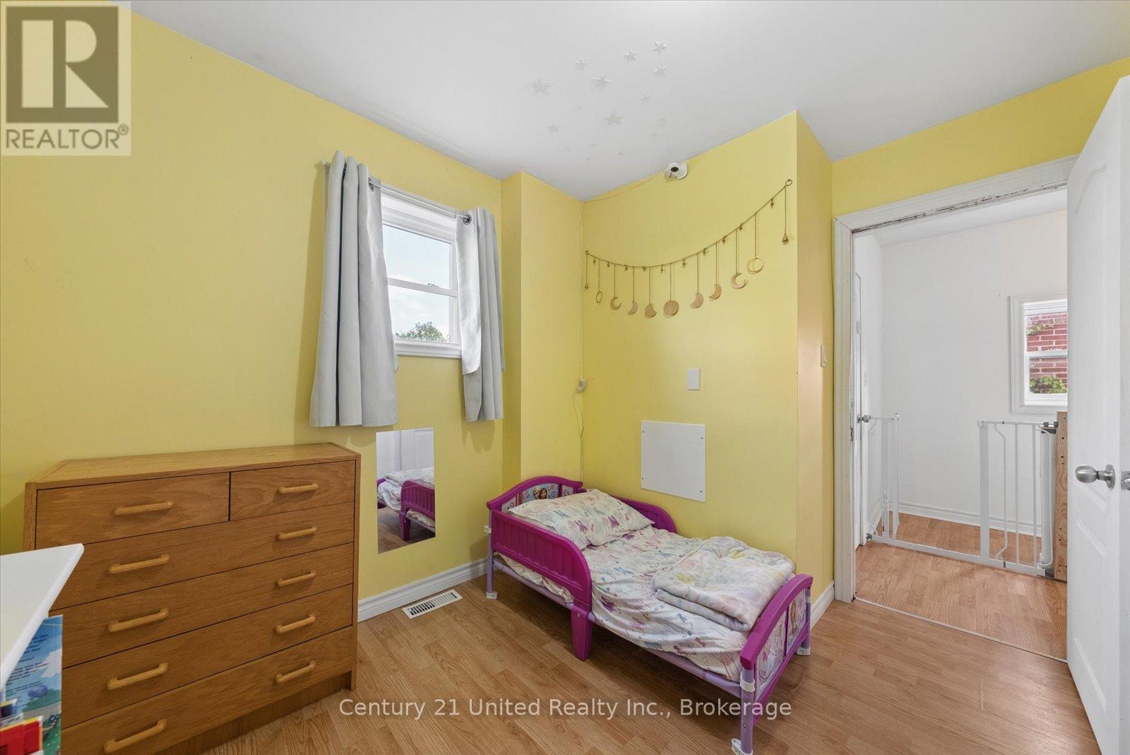 665 FRANK STREET - 31
